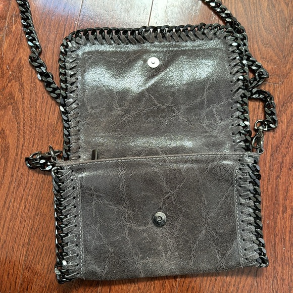 GENUINE ITALIAN LEATHER GUNMETAL GREY CROSSBODY BAG WITH DETACHABLE CHAIN STRAP - Picture 4 of 8